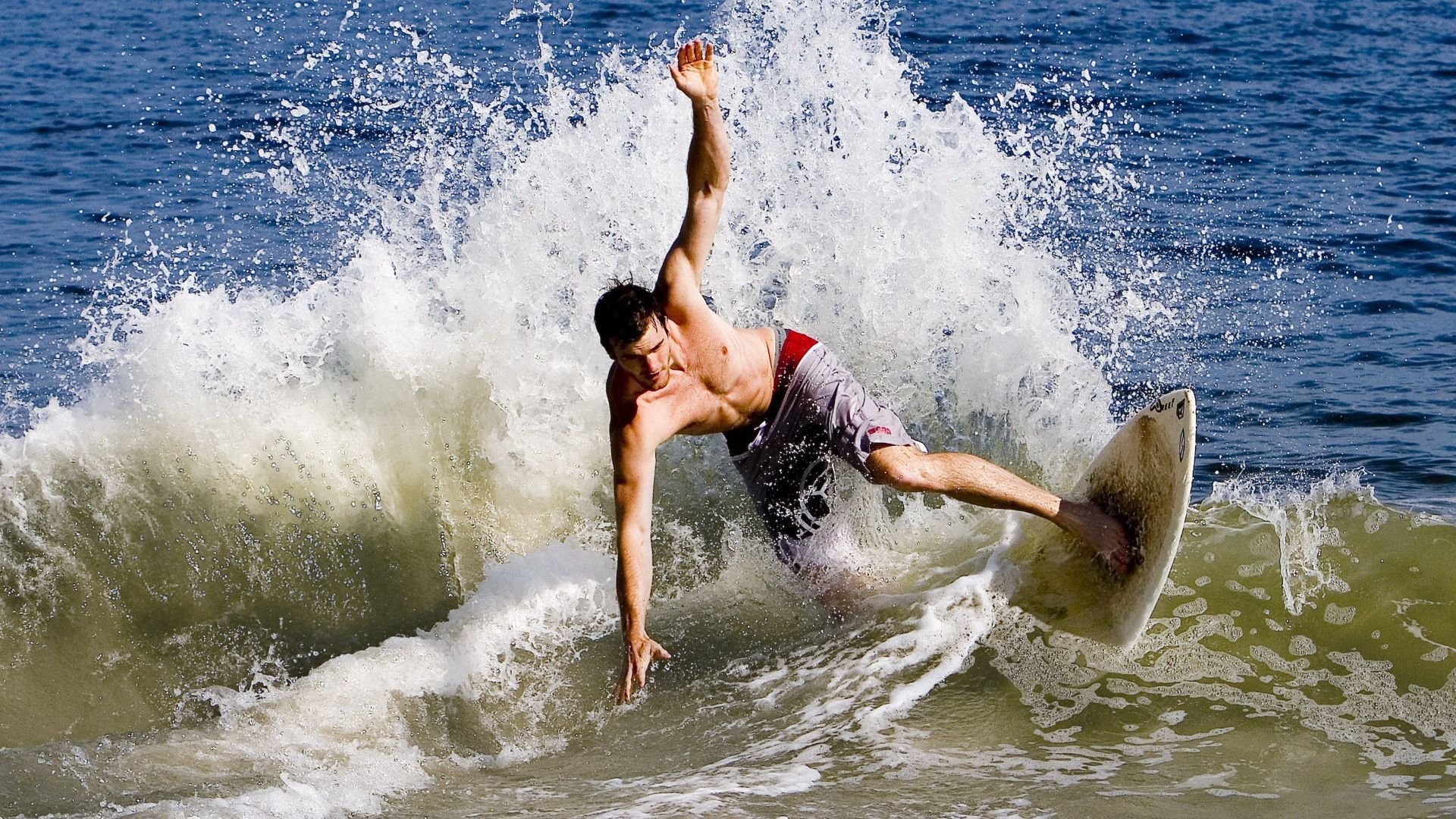 中国皮划艇队亚锦赛斩获三金 新秀崛起展现奥运潜力